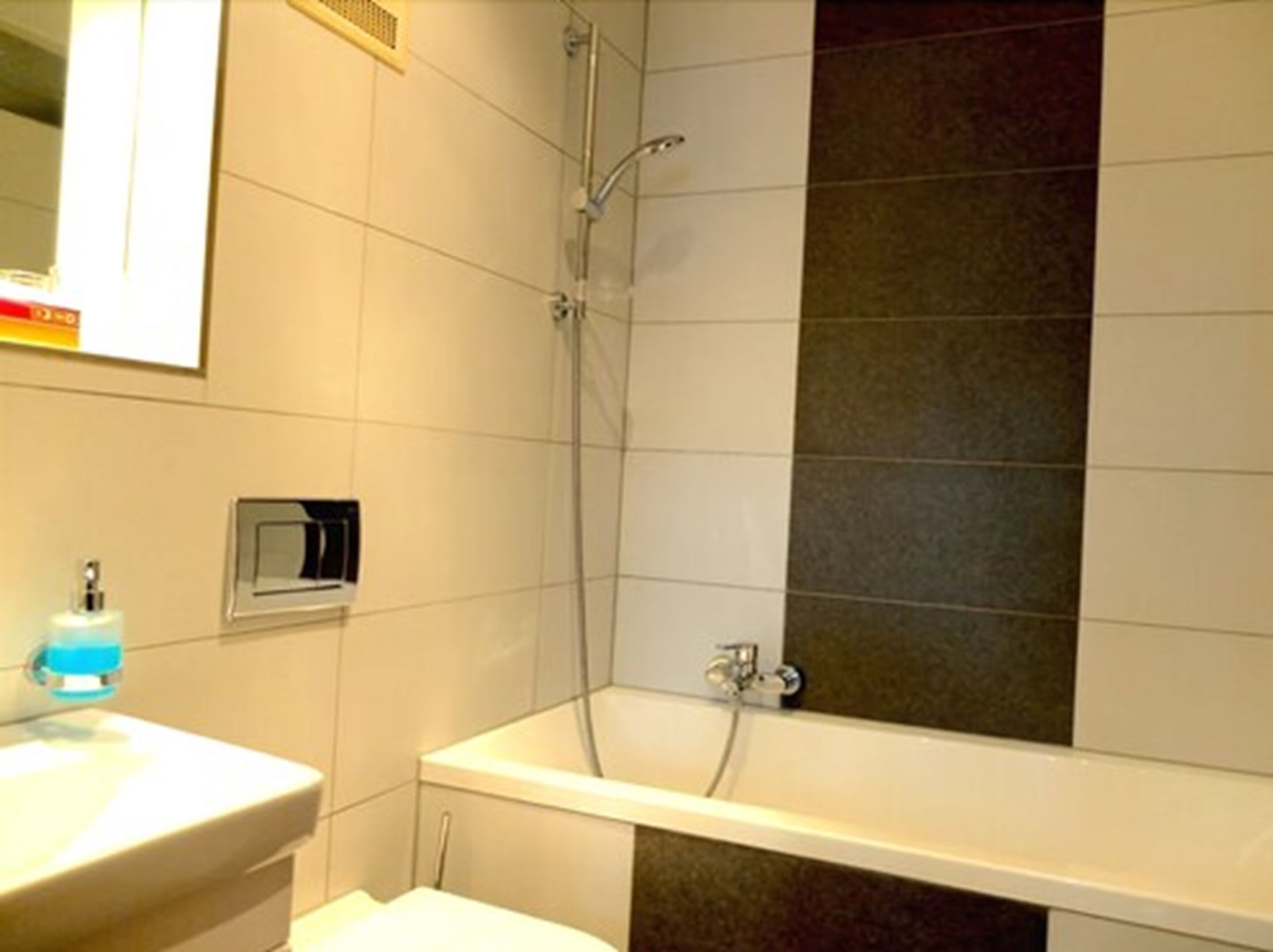 shower, hair dryer, heated floors, towels