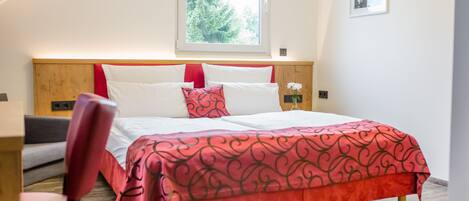 Superior Double Room, Annex Building | Hypo-allergenic bedding, free WiFi
