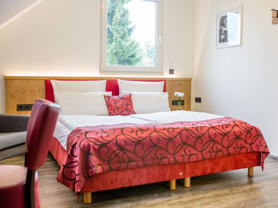 Chambre supérieure double, dans l’édifice annexe | Literie hypoallergénique, accès au Wi-Fi (inclus)