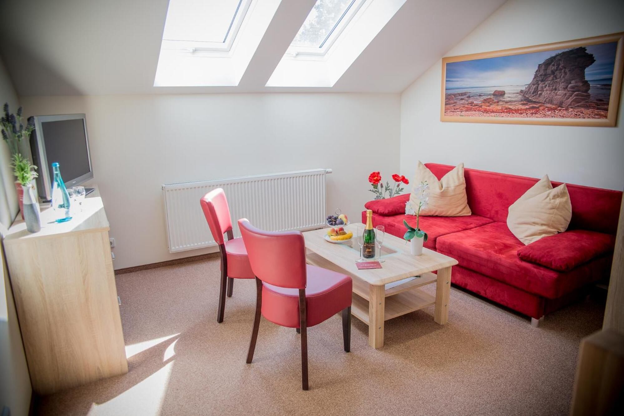 suite, annex building | living room | flat-screen tv