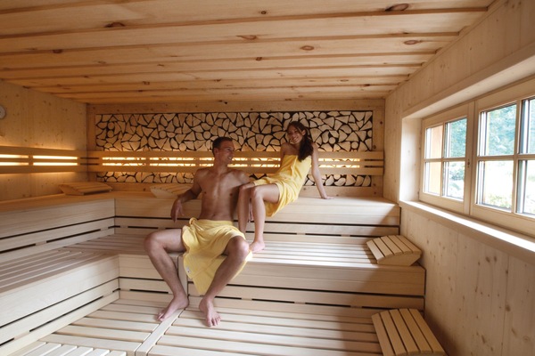 Couples treatment rooms, sauna, steam room, body treatments