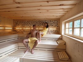 Sauna, steam room, Turkish bath, body treatments, aromatherapy