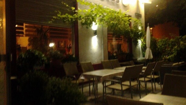 屋外ダイニングエリア