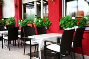 Terrace/patio - Hotel Restaurant Alexandros (Mannheim)