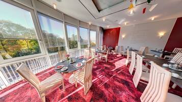 Tägliches inbegriffenes Frühstücksbuffet