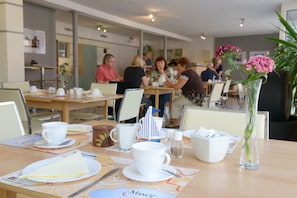 Daily buffet breakfast (EUR 9.00 per person) - Hotel Pension Mandy (Senftenberg)