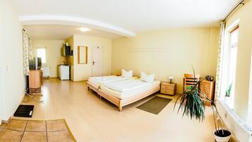 Minibar, in-room safe, individually decorated, individually furnished