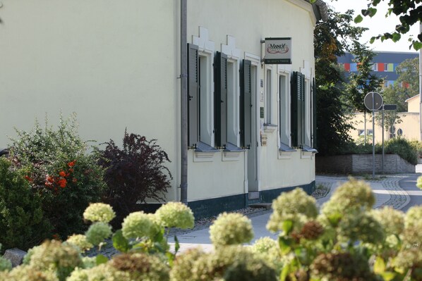 Front of property - Hotel Pension Mandy (Senftenberg)