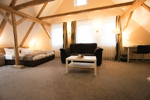In-room safe, desk, free WiFi, bed sheets