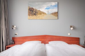 Standard Room | Desk, laptop workspace, cribs/infant beds, free WiFi - Hotel Astoria (Noordwijk)