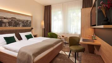 Comfort Room | Hypo-allergenic bedding, desk, free WiFi, bed sheets