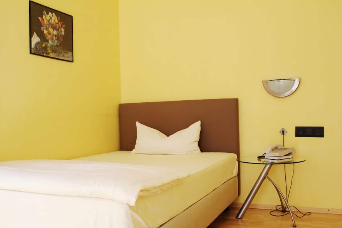 Chambre | Décor unique, ameublement unique, bureau