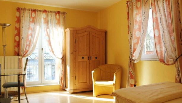 Double Room | Desk, laptop workspace, soundproofing, iron/ironing board (on request) - Hotel Villa Verde (Walldorf)