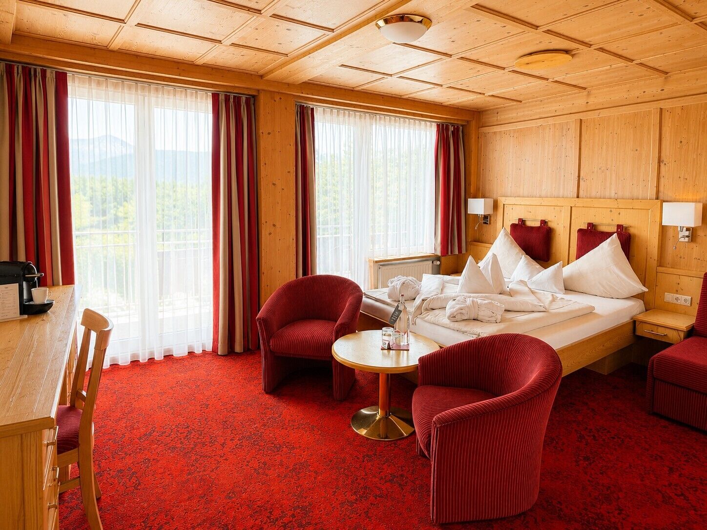 Comfort Double Room | In-room safe, iron/ironing board, free WiFi, bed sheets