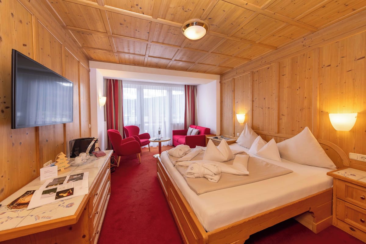 1 slaapkamer, een kluis op de kamer, een strijkplank/strijkijzer