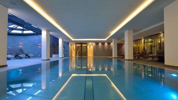 Indoor pool, pool loungers