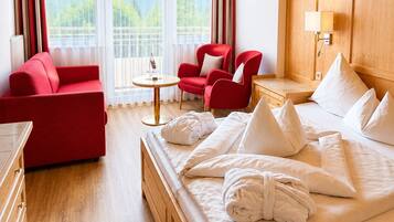 Habitación doble superior | Caja de seguridad en la habitación y tabla de planchar con plancha