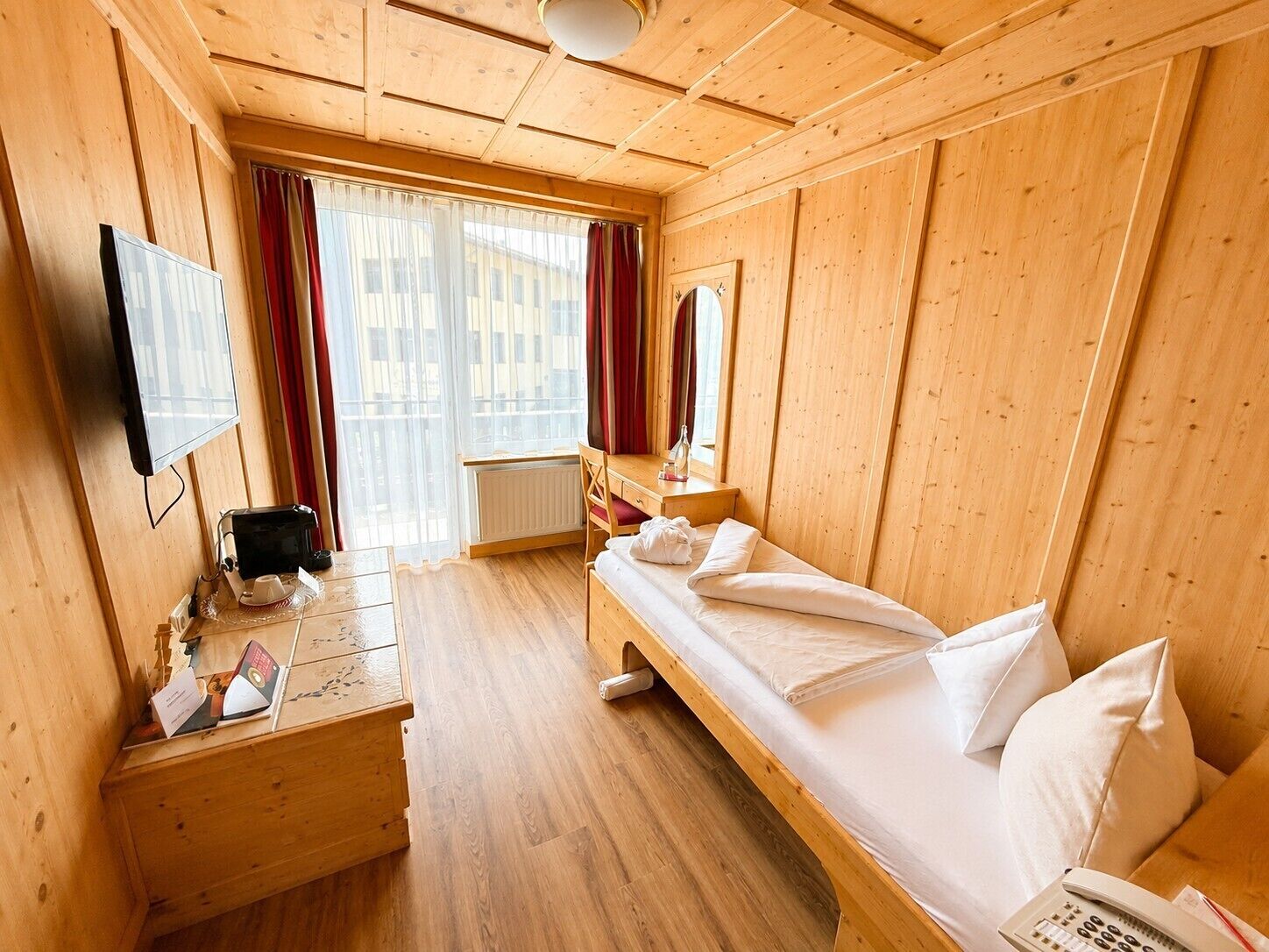 Standard Single Room | In-room safe, iron/ironing board, free WiFi, bed sheets