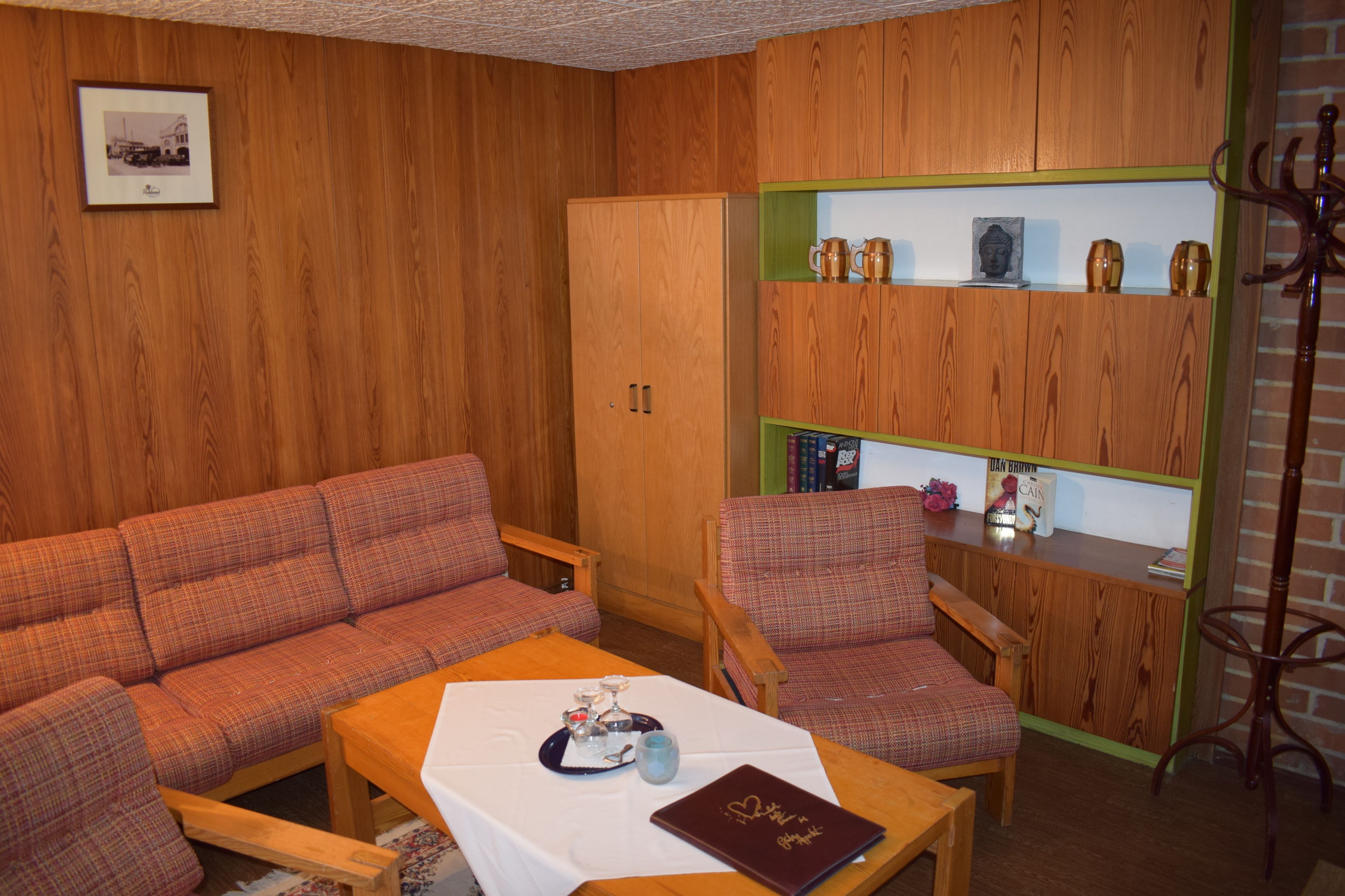 bungalow | desk, rollaway beds, free wifi, bed sheets