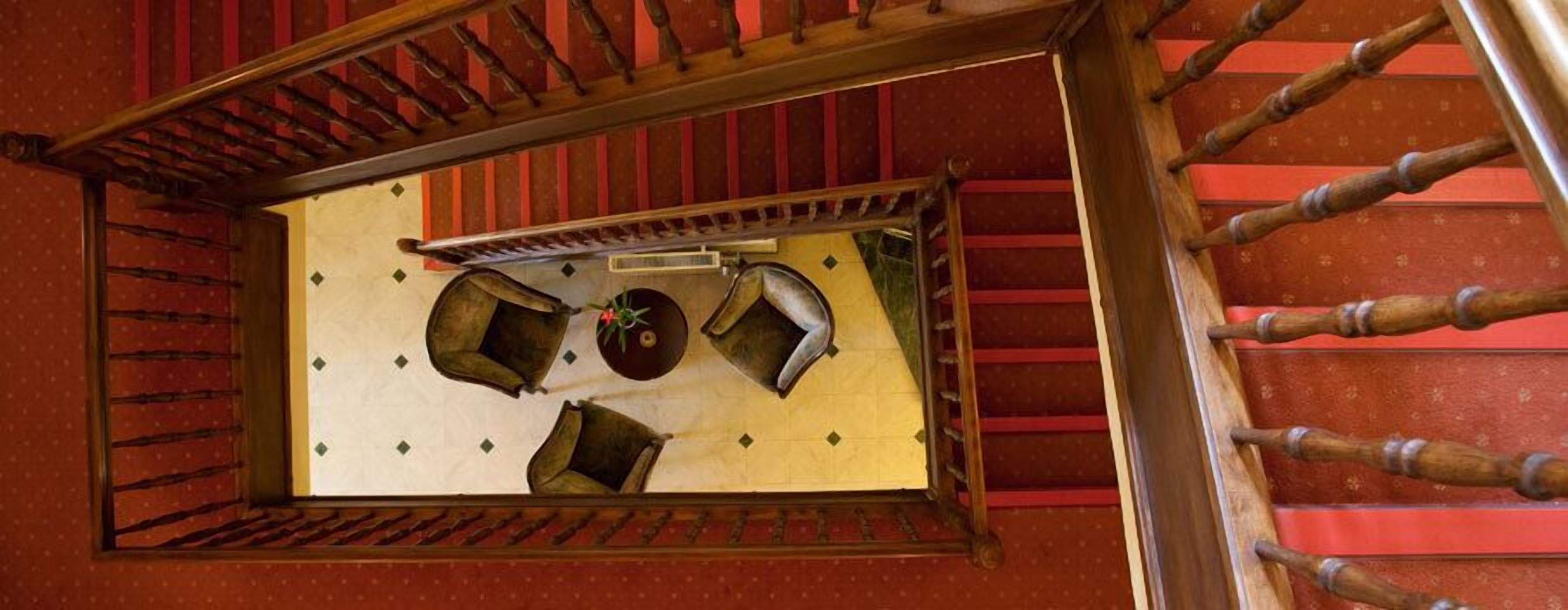 hypo-allergenic bedding, in-room safe, free cots/infant beds