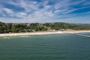 Una playa cerca