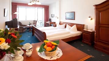 Suite Junior, angolo cottura | Biancheria da letto ipoallergenica, una cassaforte in camera