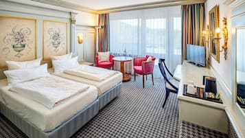 Standard Room, 1 Double Bed, Balcony, Valley View (Walk-in Shower) | In-room safe, desk, cots/infant beds, rollaway beds