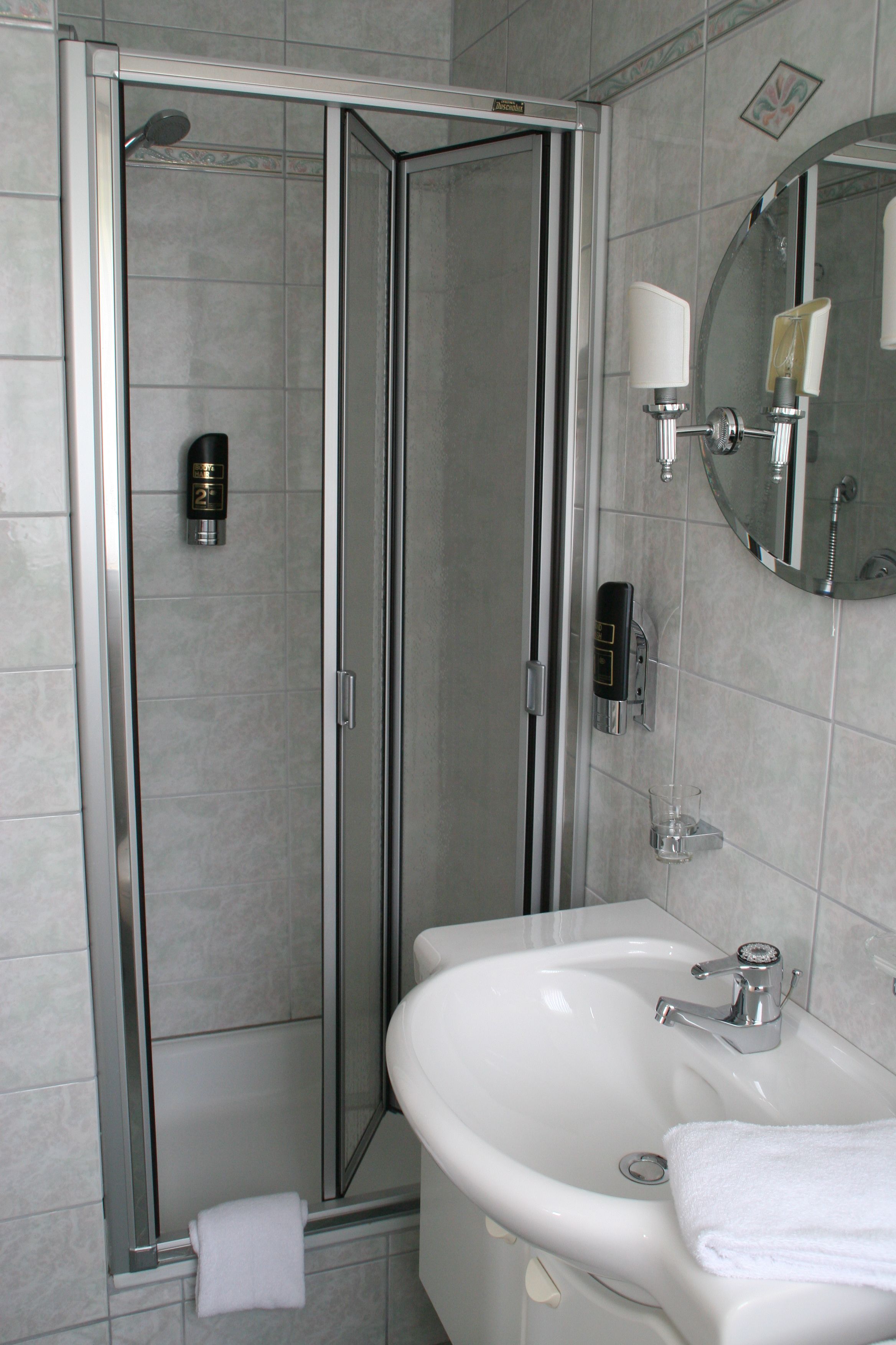economy single room, balcony | bathroom | shower, free toiletries, bathrobes, towels