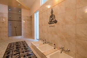 Sauna, body treatments, aromatherapy, hot stone massages
