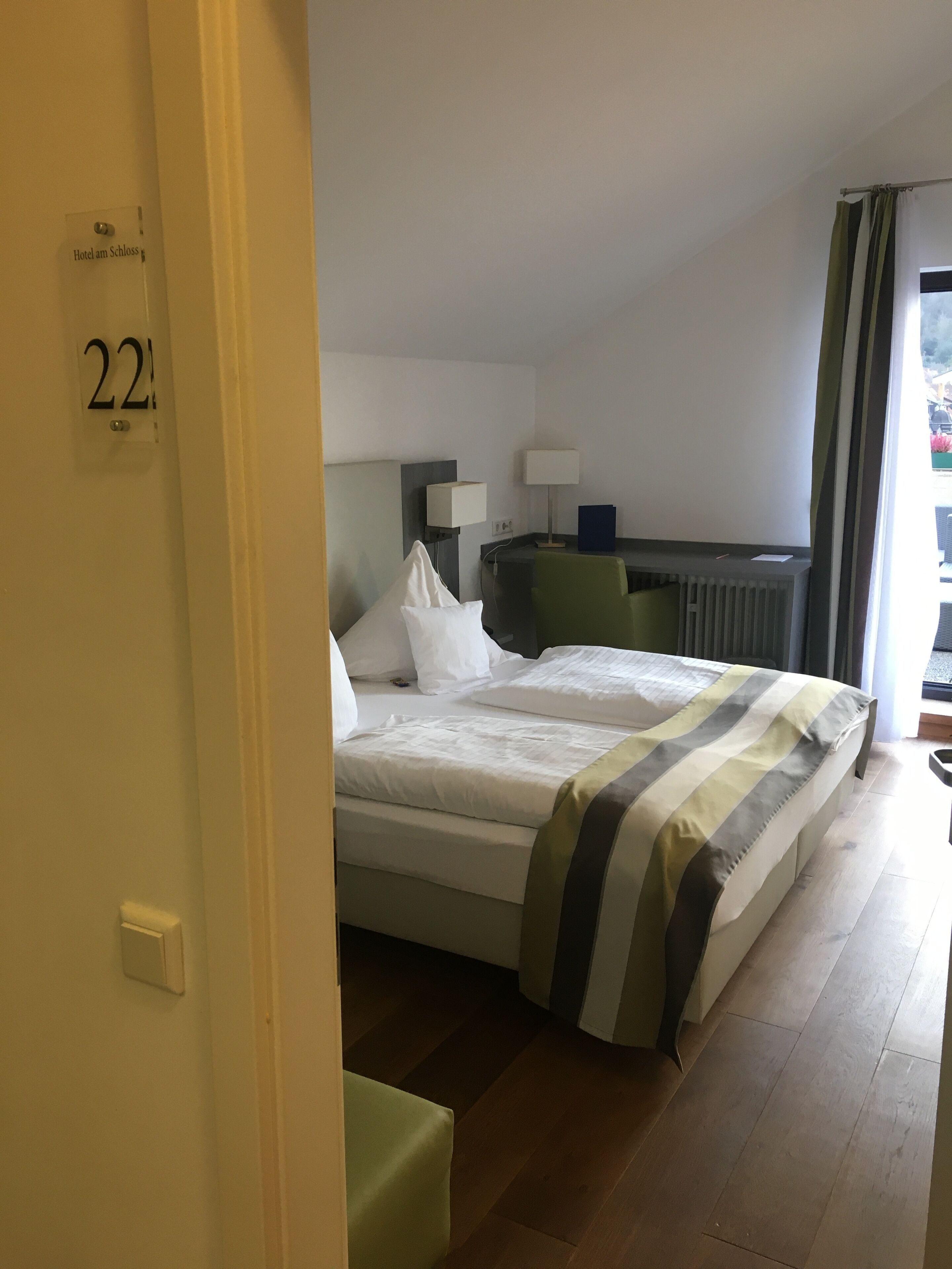 hypo-allergenic bedding, minibar, desk, laptop workspace