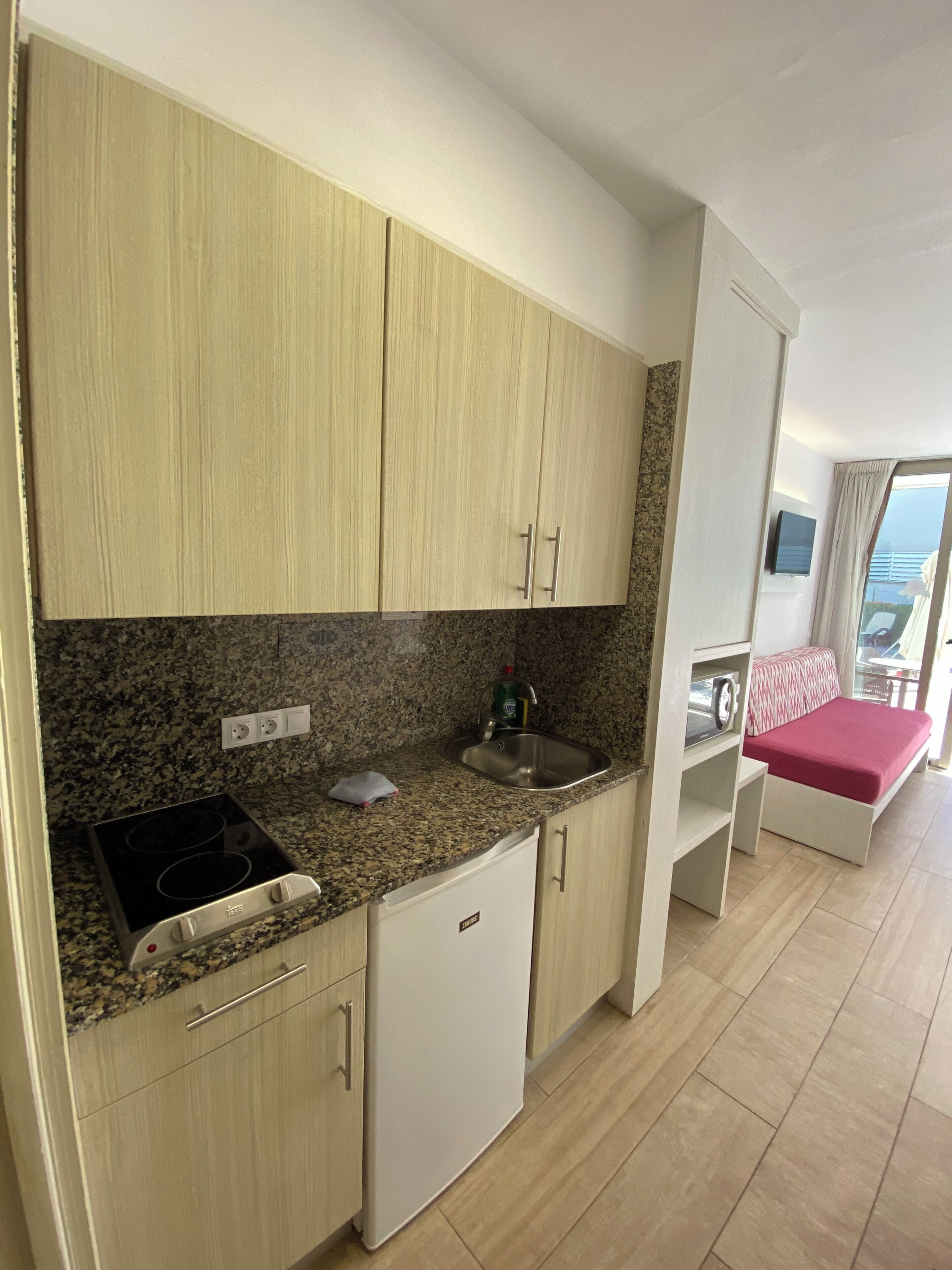 Apartment, 1 Schlafzimmer | Eigene Küche | Wasserkocher mit Kaffee-/Teezubehör, großer Kühlschrank, Mikrowelle
