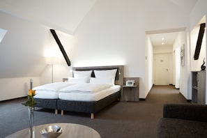 华丽开间 | 高档床上用品、迷你吧、客房内保险箱、特色装修