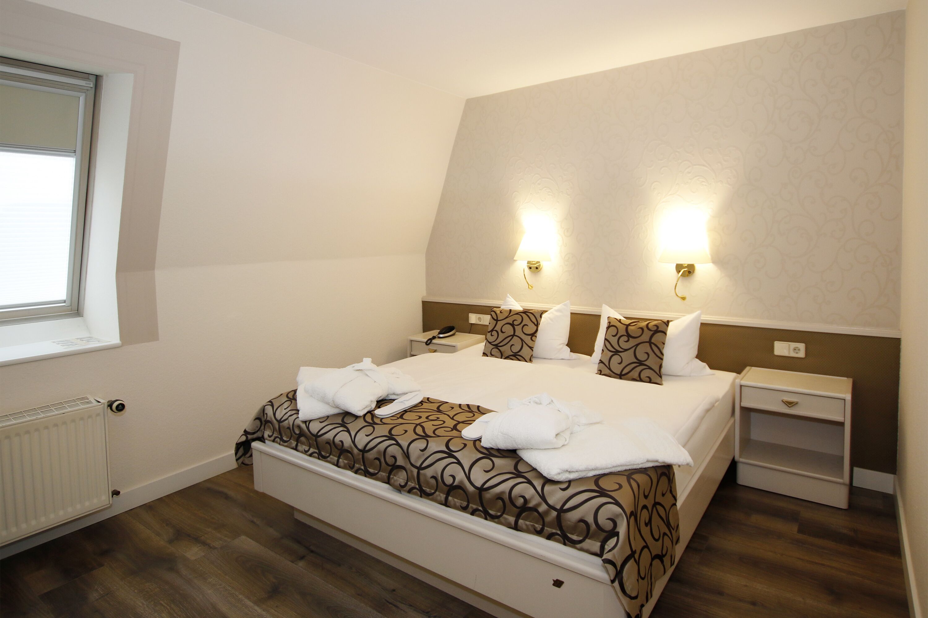 egyptian cotton sheets, premium bedding, soundproofing, cots/infant beds