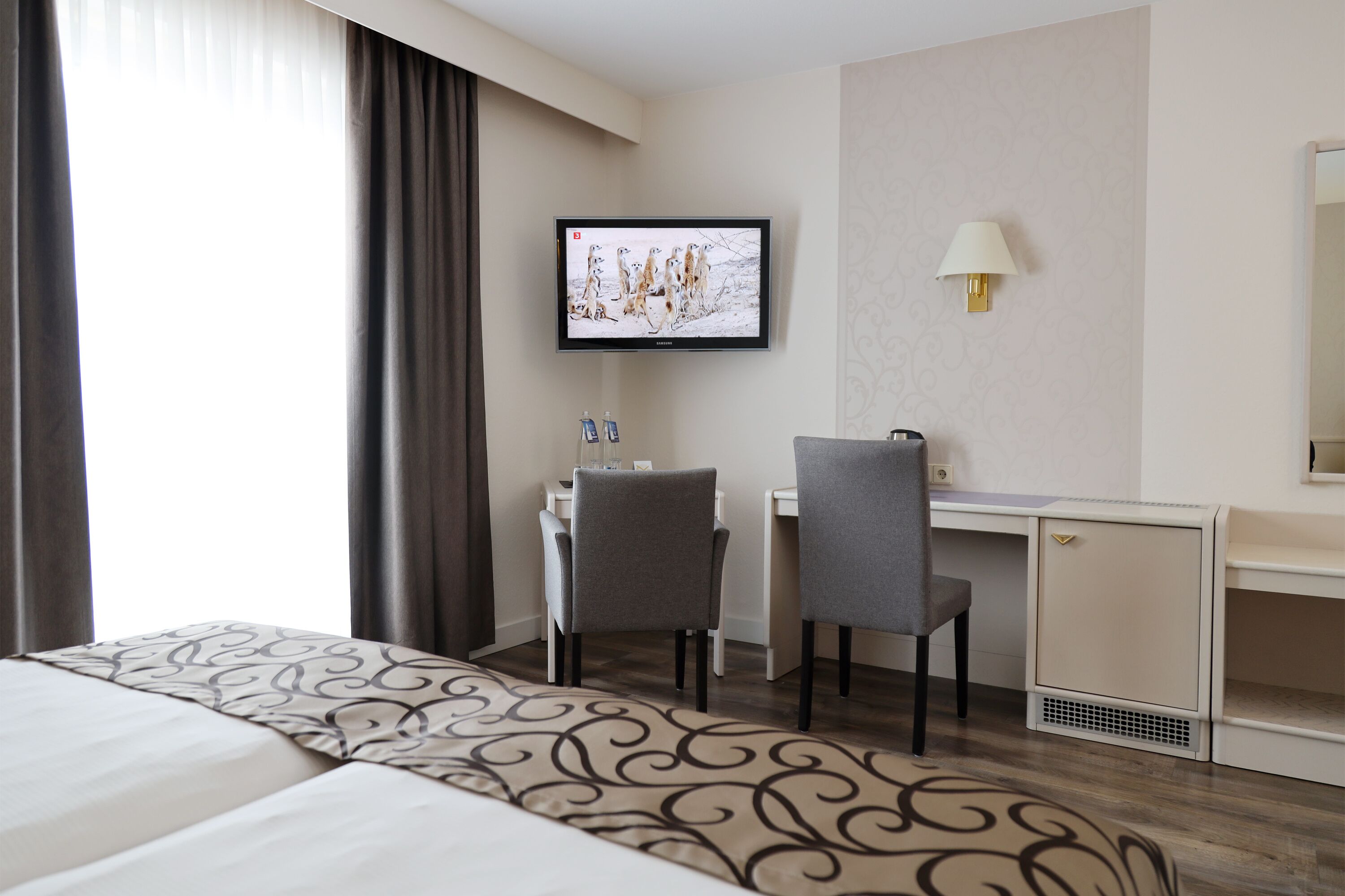 double room | egyptian cotton sheets, premium bedding, soundproofing, cots/infant beds