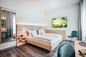 In-room safe, desk, free cribs/infant beds, free WiFi - IN VIA Hotel (Paderborn)