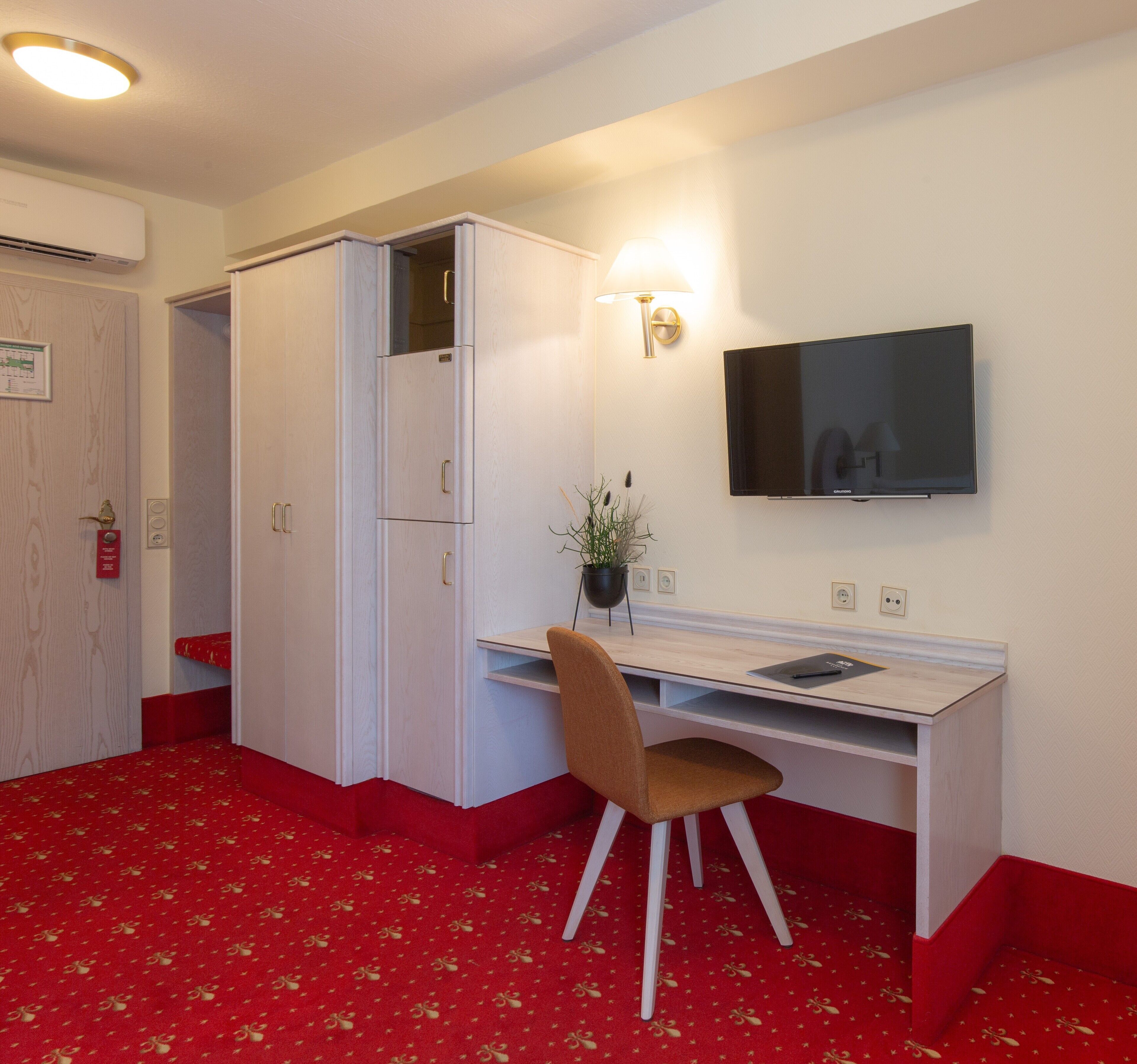 single room | 1 bedroom, hypo-allergenic bedding, minibar, desk