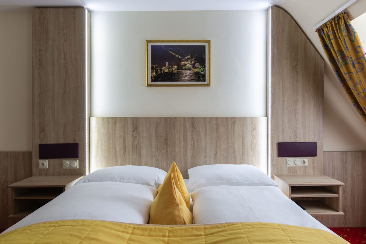 comfort double room | 1 bedroom, hypo-allergenic bedding, minibar, desk