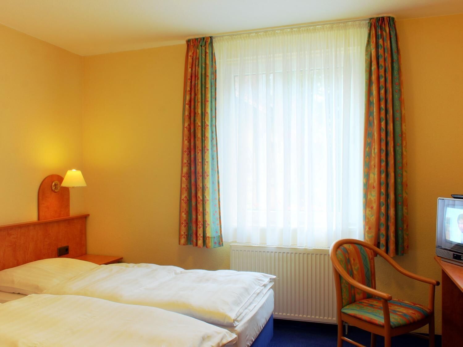 Schreibtisch, Babybetten, Zustellbetten, kostenloses WLAN
