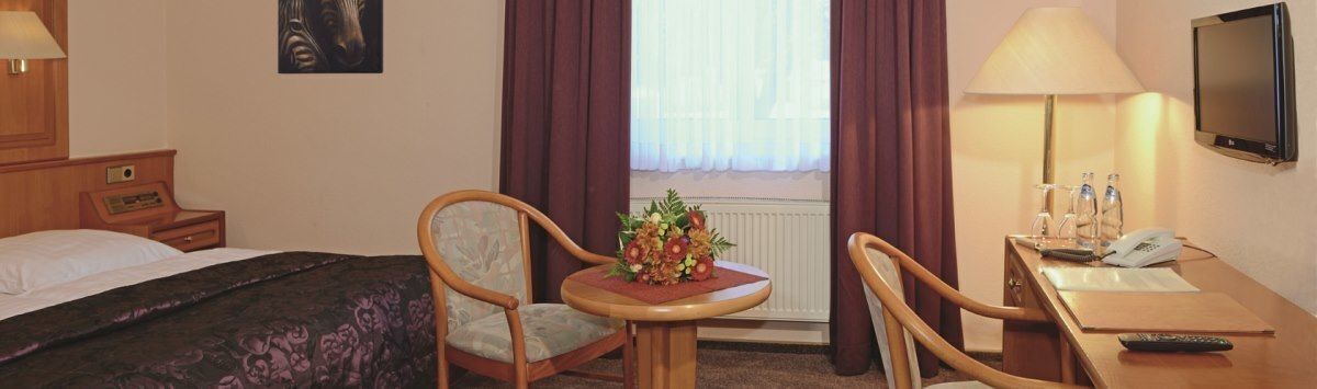 Schreibtisch, Babybetten, Zustellbetten, kostenloses WLAN