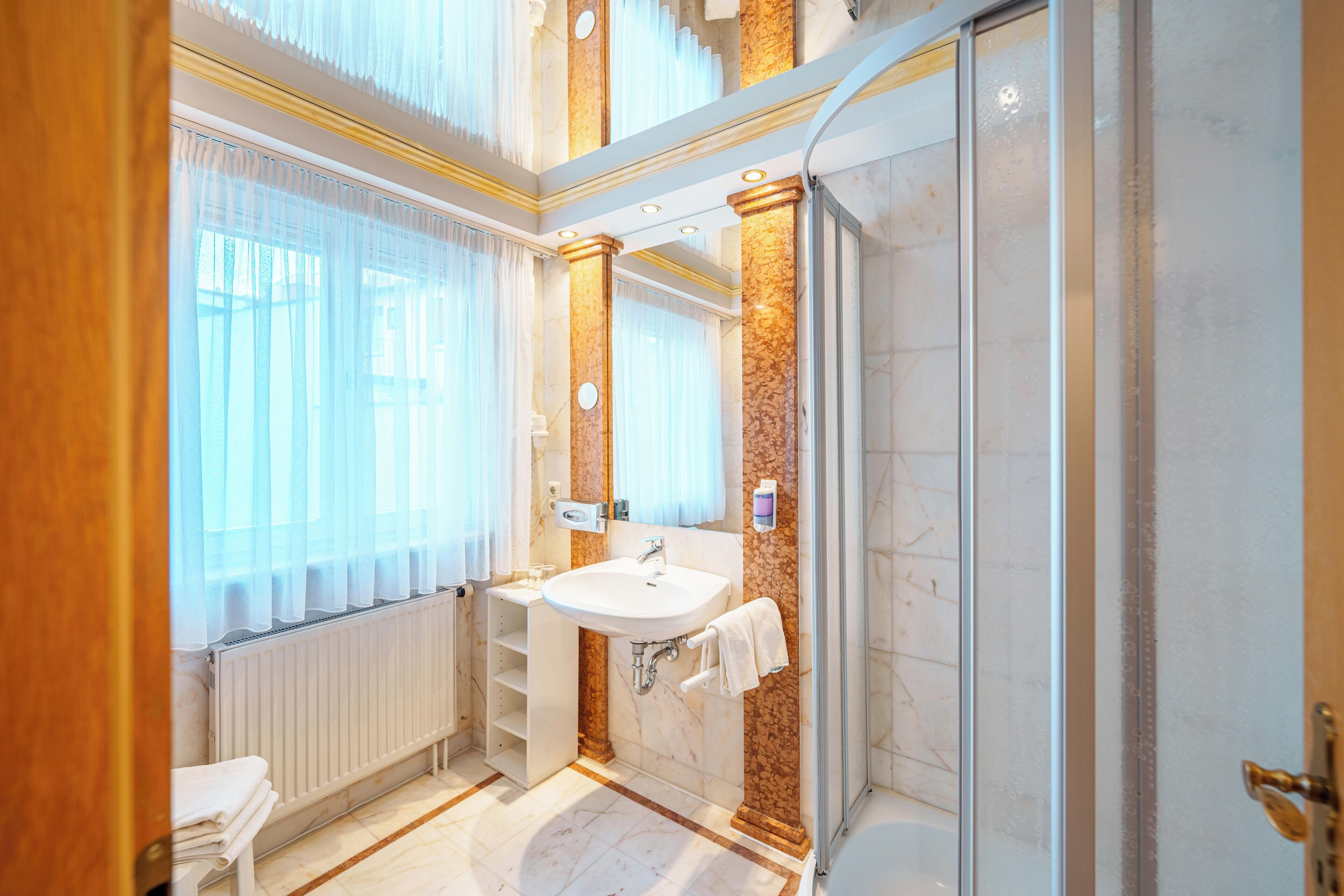 Superior Double Room | Bathroom