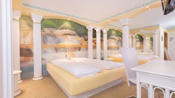 Superior-Doppelzimmer | Allergikerbettwaren, Zimmersafe, individuell dekoriert