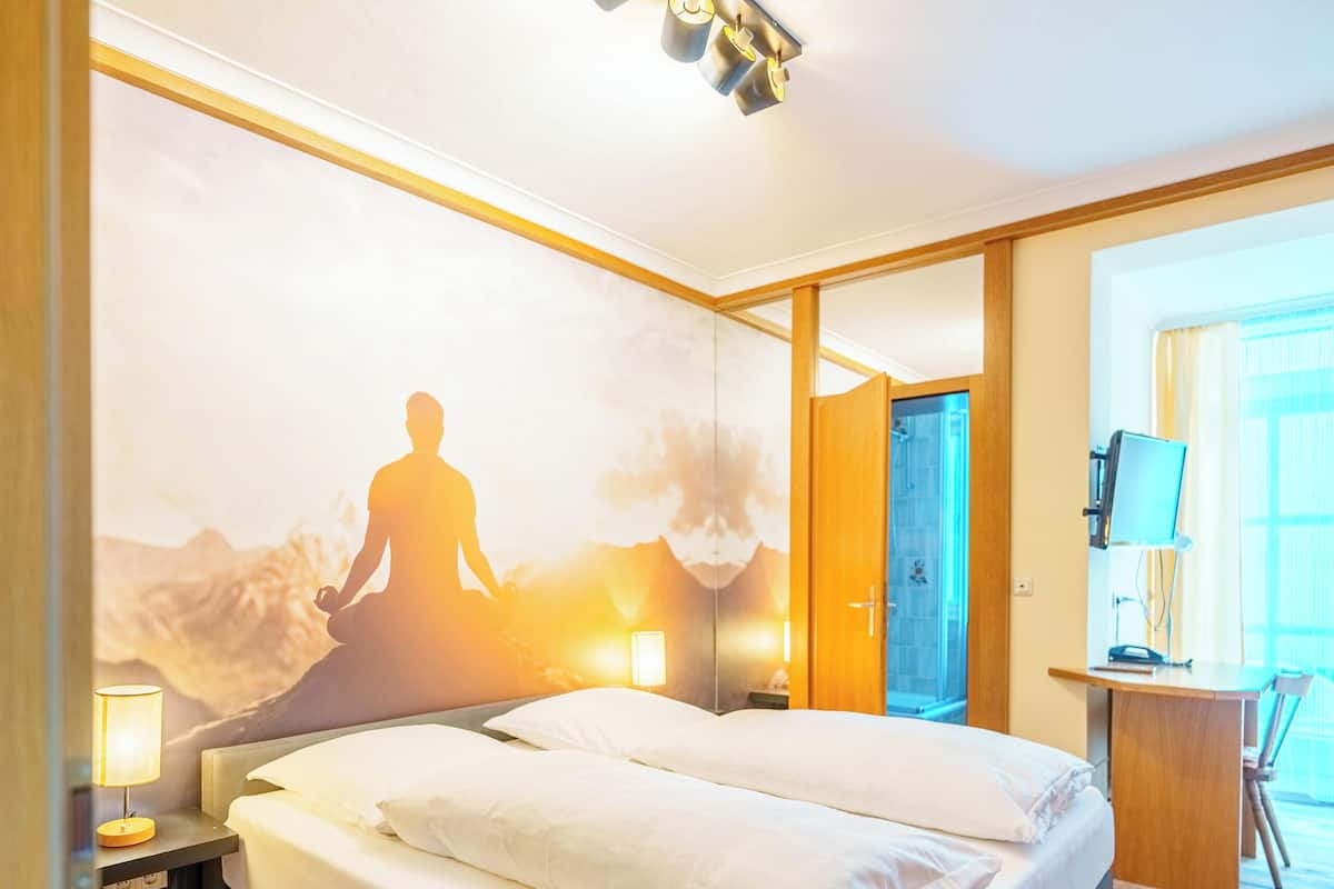 Basic Double Room | Hypo-allergenic bedding, in-room safe, individually decorated