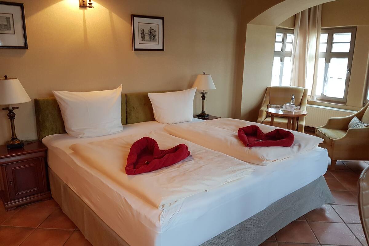 individually decorated, individually furnished, desk