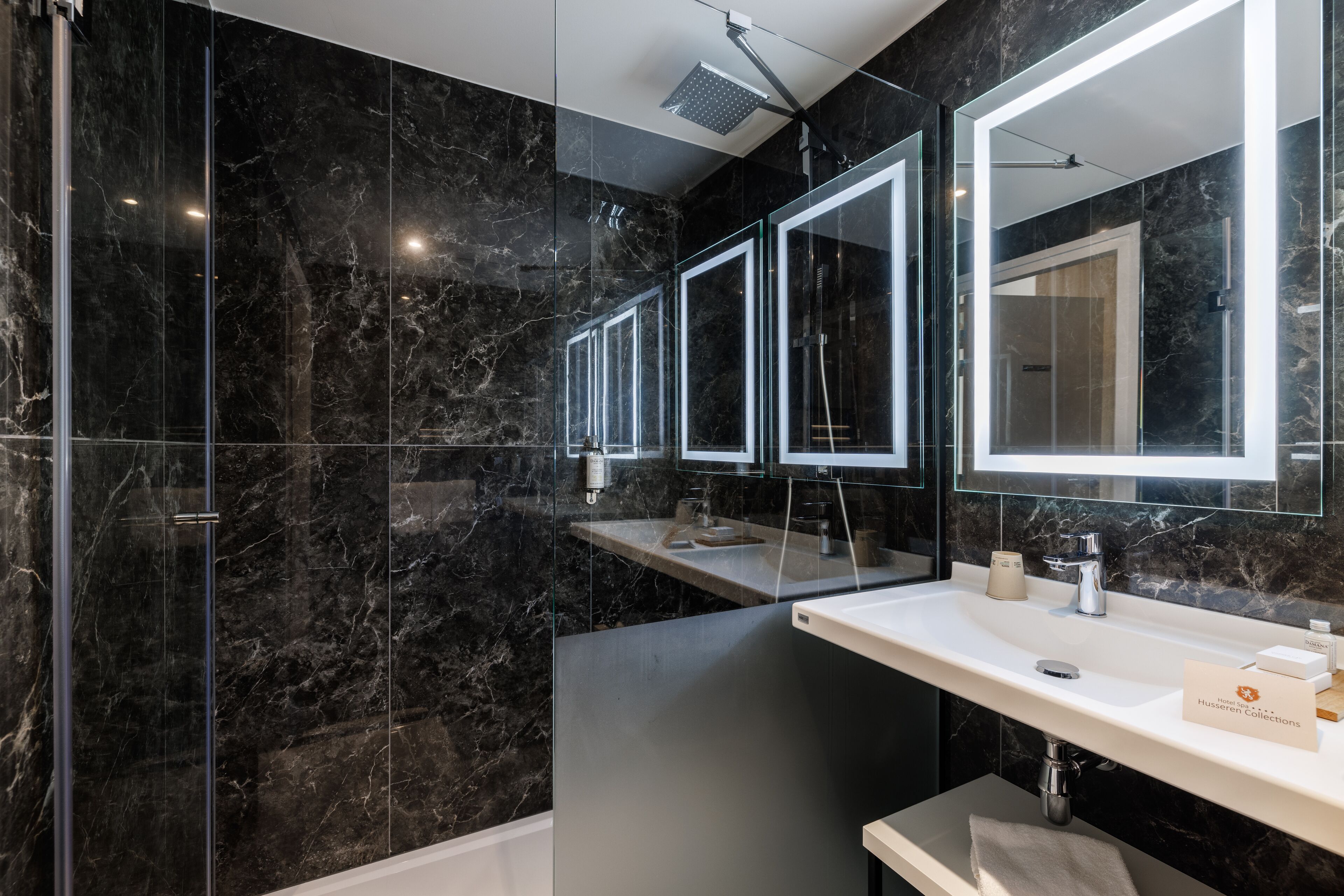 superior double or twin room | 1 bedroom, premium bedding, minibar, in-room safe