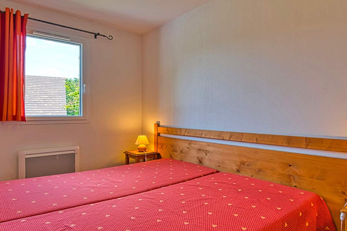 1 bedroom, soundproofing, cots/infant beds, WiFi