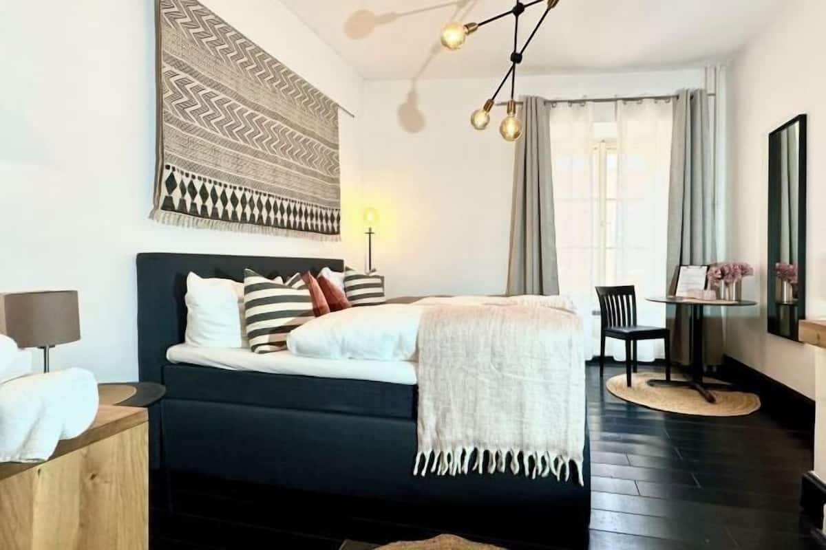 1 bedroom, hypo-allergenic bedding, minibar, individually decorated
