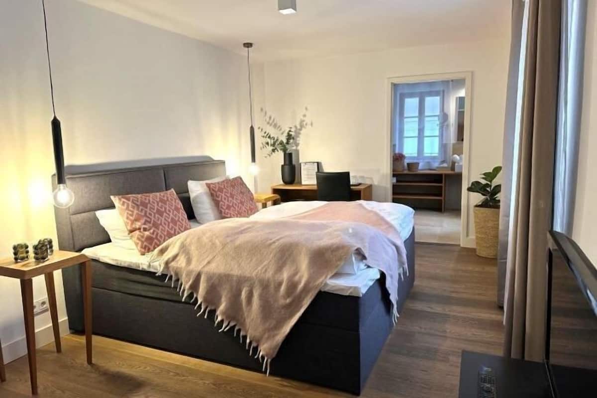 1 bedroom, hypo-allergenic bedding, minibar, individually decorated