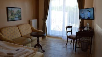 40-inch flat-screen TV with digital channels, TV