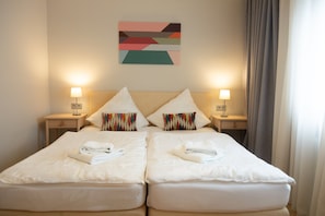 Habitación doble estándar | Ropa de cama de alta calidad y edredón 