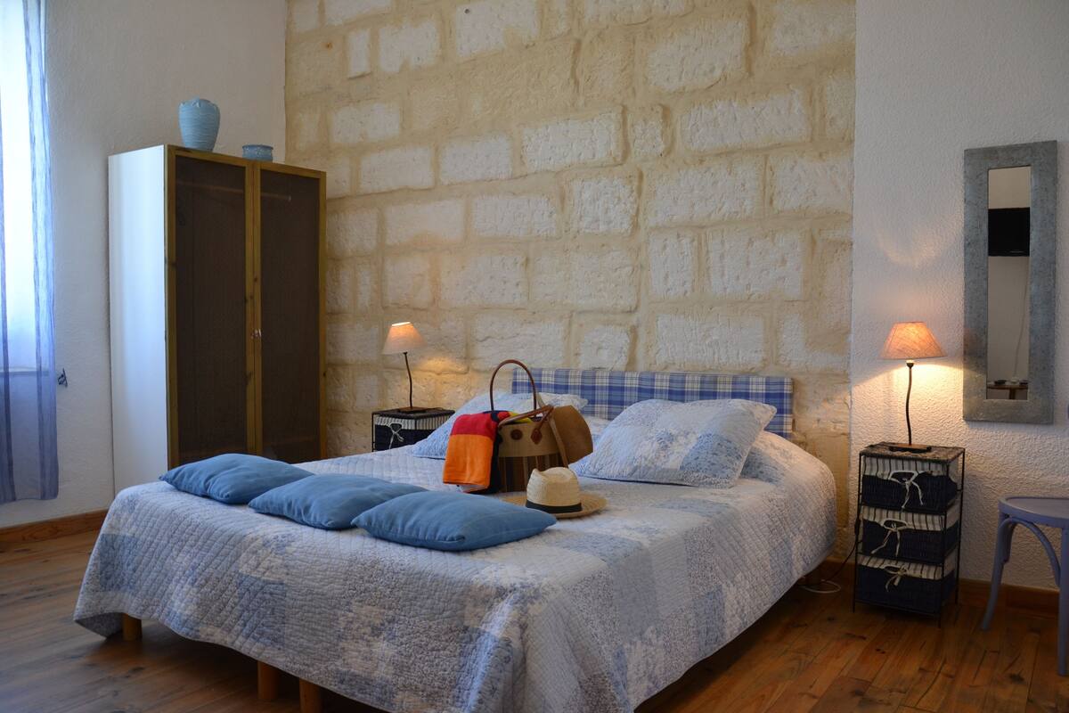 Habitación Confort doble | Tabla de planchar con plancha, cunas (de pago), wifi gratis